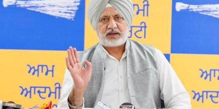 Amarjit Chawla Case: ‘ਆਪ’ ਵੱਲੋਂ ਵਿਰਸਾ ਸਿੰਘ ਵਲਟੋਹਾ ਅਤੇ ਬਹਿਰੀਨ ਤੋਂ ਆਈ ਪੀੜਤ ਮਹਿਲਾ ਵਿਚਾਲੇ ਹੋਈ ਗੱਲਬਾਤ ਦੀ ਕਥਿਤ ਆਡੀਓ ਜਾਰੀ