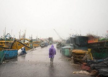 Cyclone Arnab: ਭਾਰਤ ’ਚ ਚੱਕਰਵਾਤੀ ਤੂਫ਼ਾਨ ਦਾ ਕਹਿਰ ਦਰੱਖਤ ਉੱਖੜੇ, ਰਸਤੇ ਜਲਥਲ; ਲੋਕਾਂ ਨੂੰ ਘਰਾਂ ’ਚ ਰਹਿਣ ਦੀ ਅਪੀਲ