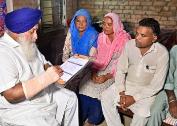 Punjab Elections: ਸੁਖਬੀਰ ਬਾਦਲ ਨੇ ਘਰ-ਘਰ ਜਾ ਕੇ ਭਰੇ ਫੀਡਬੈਕ ਫਾਰਮ