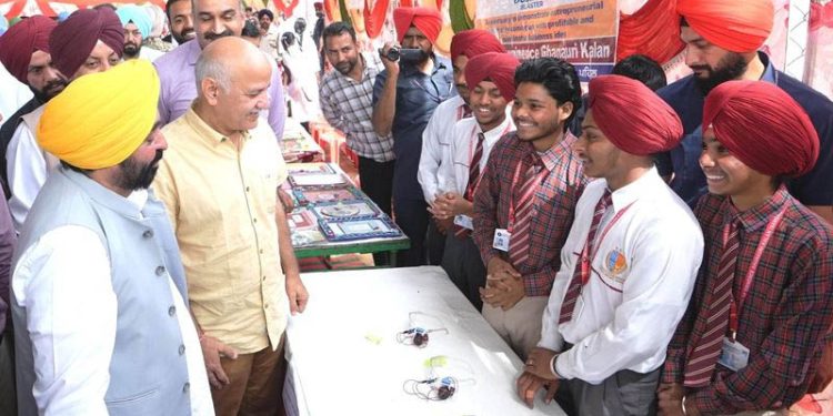 Punjab Mega PTM: ‘ਮਾਪੇ-ਅਧਿਆਪਕ ਮਿਲਣੀ’; ਸਰਕਾਰੀ ਸਕੂਲਾਂ ’ਤੇ ਚੜ੍ਹੇਗਾ ਸਿਆਸੀ ਰੰਗ!