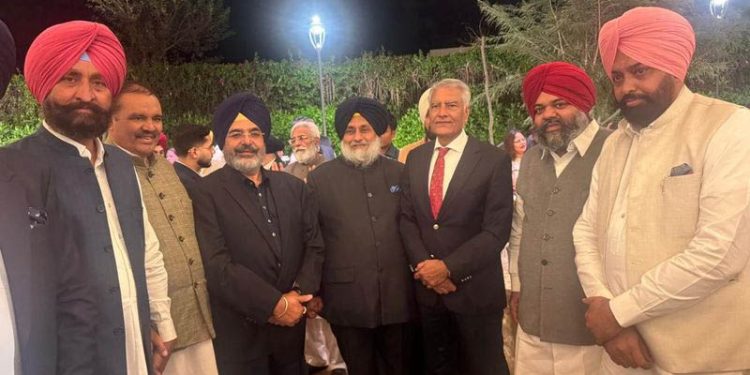Sukhbir Badal BJP: ਸੁਖਬੀਰ ਬਾਦਲ ਦੀ ਭਾਜਪਾ ਆਗੂਆਂ ਨਾਲ ਤਸਵੀਰ ਵਾਇਰਲ