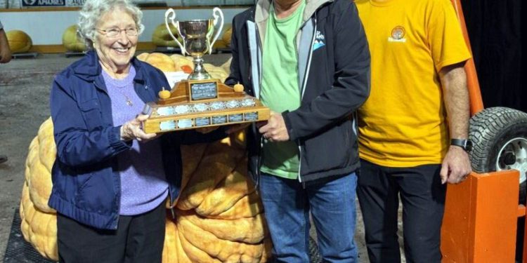 Canada ‘ਚ ਉੱਗਿਆ ਸੂਬੇ ਦਾ ਸਭ ਤੋਂ ਵੱਡਾ ਕੱਦੂ: ਰੋਜ਼ਾਨਾ 50 ਪੌਂਡ ਵਧਦਾ ਸੀ ਭਾਰ