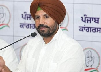 Punjab Congress: ਕਾਂਗਰਸ ਹਾਈਕਮਾਂਡ ਵੱਲੋਂ ਰਾਜਾ ਵੜਿੰਗ ਦੀ ਛੁੱਟੀ ! ਵੜਿੰਗ ਨੇ ਖ਼ੁਦ ਨੂੰ ਸਾਬਕਾ ਪ੍ਰਧਾਨ ਐਲਾਨਿਆ